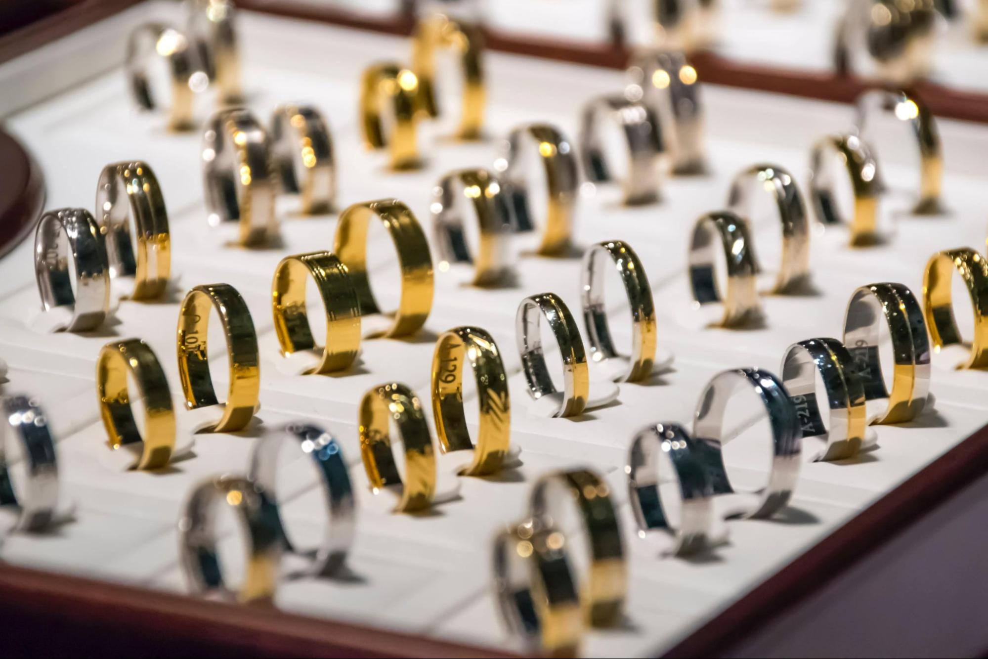 A display of men’s wedding bands.